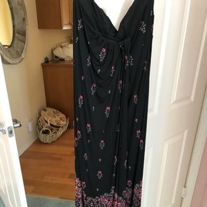 LOVELY BLACK/FLORAL SKIRT